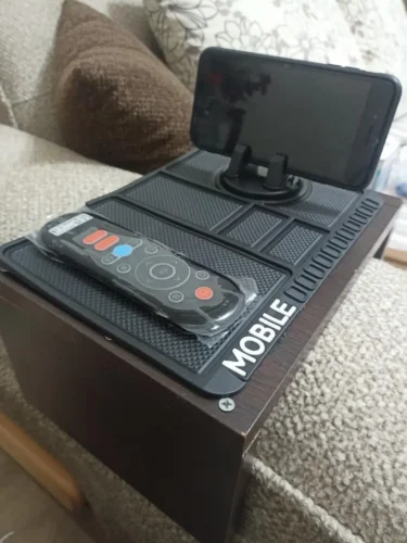 Protuklizna podloga za kontrolnu ploču | HOLDYMAT photo review